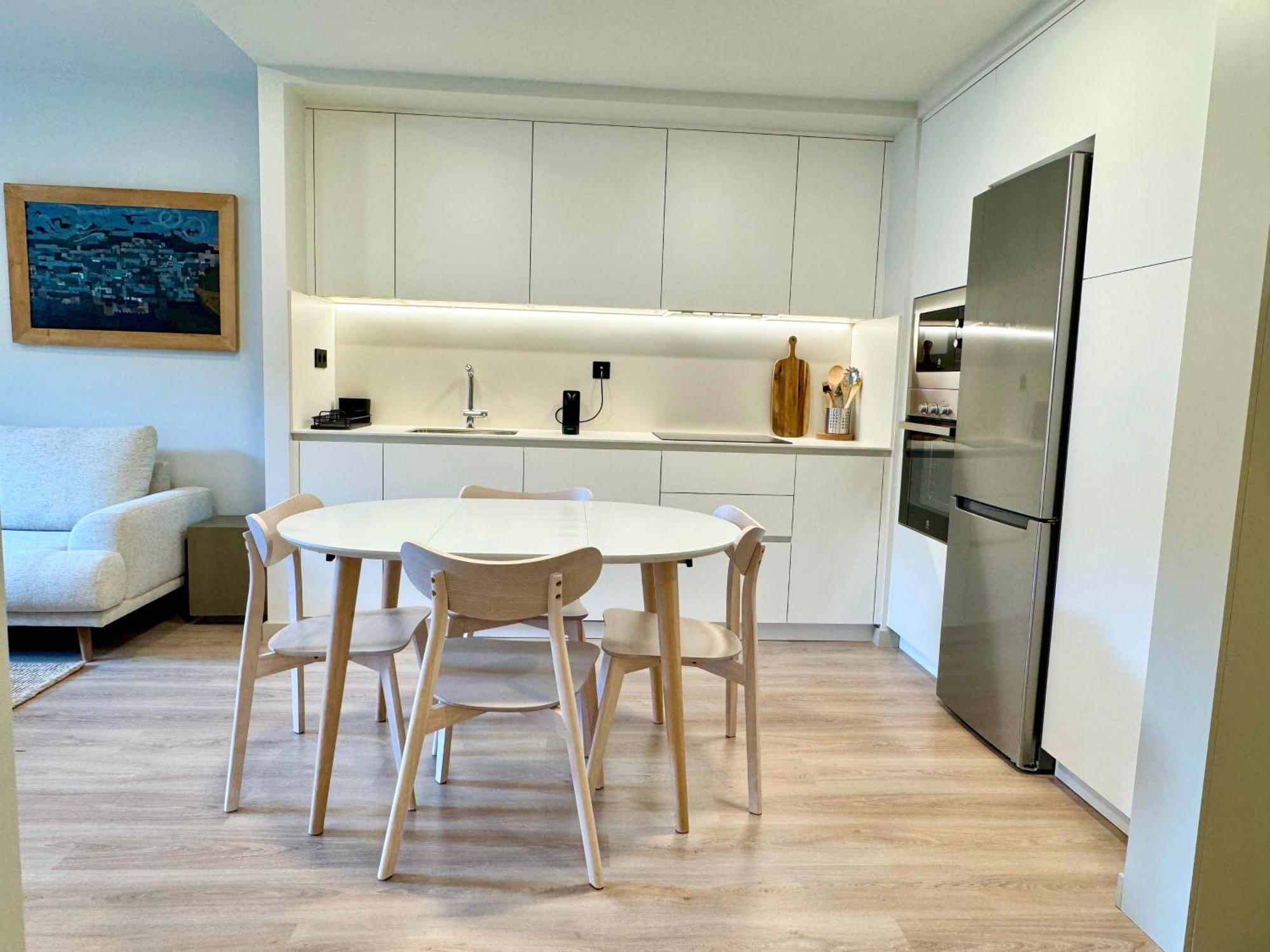 Bpirineos-Besurta Apartment เบนาสเก ภายนอก รูปภาพ