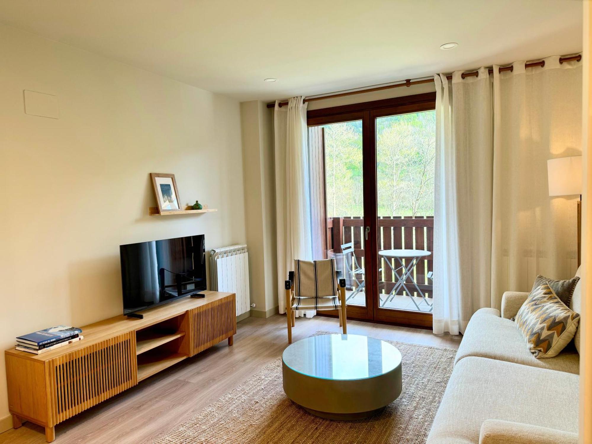 Bpirineos-Besurta Apartment เบนาสเก ภายนอก รูปภาพ