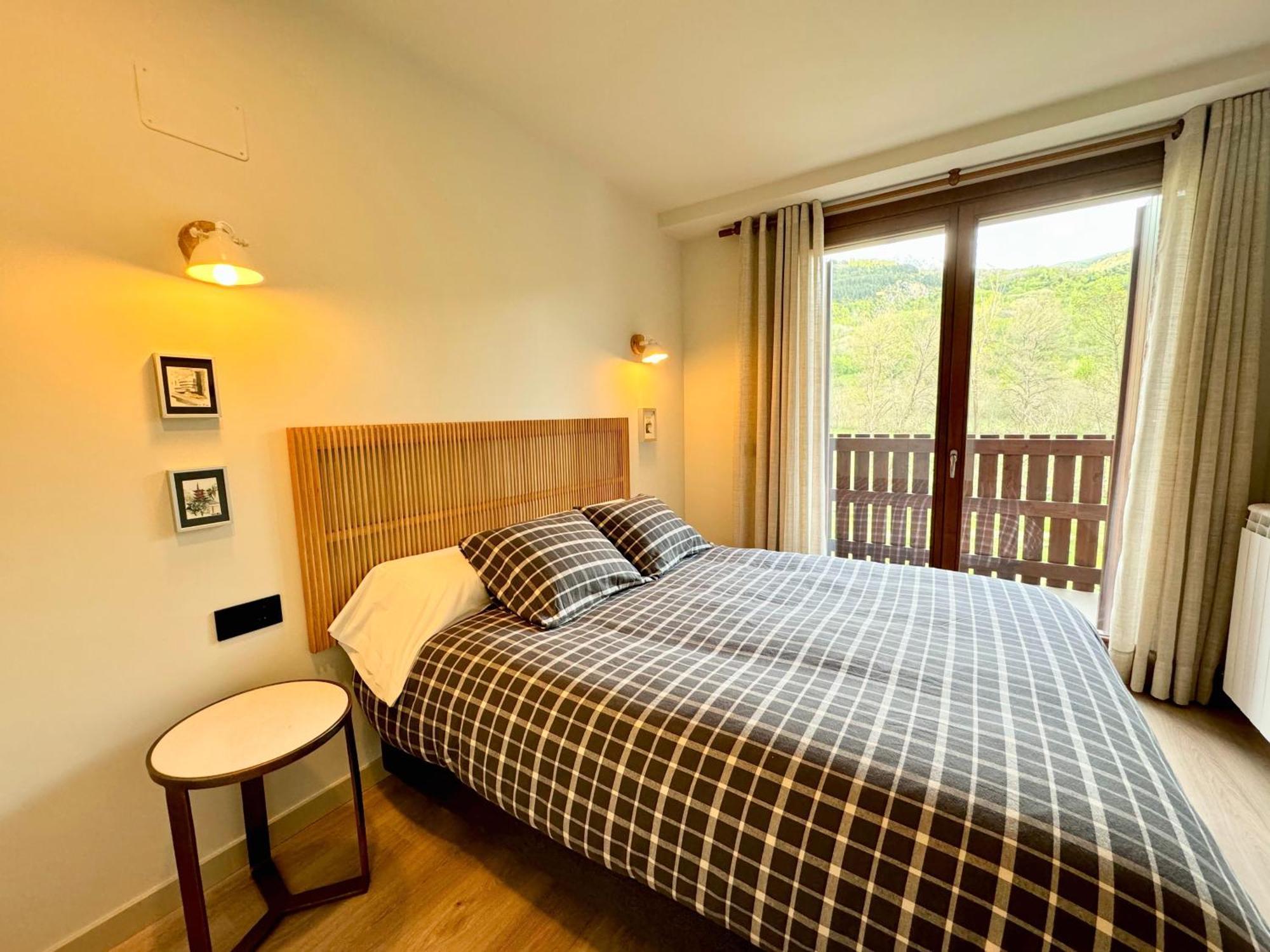 Bpirineos-Besurta Apartment เบนาสเก ภายนอก รูปภาพ